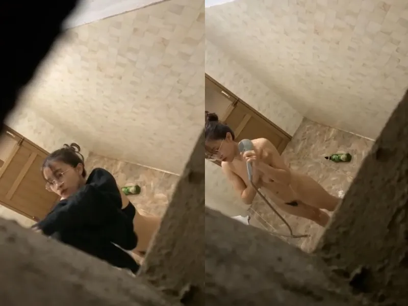 Quay lén bồ vú ngon tắm, khe bướm chảy nước ròng ròng