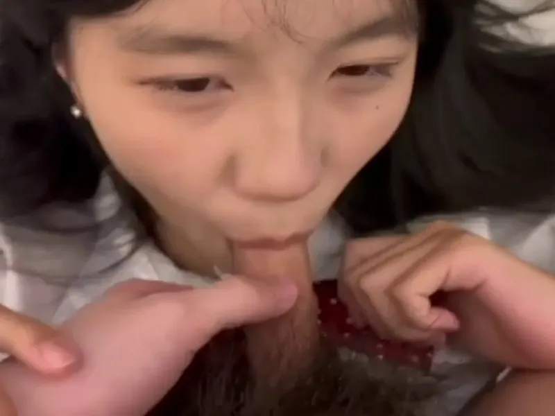 Em loli dễ thương mút cặc biến em thành con em đào nứng p2